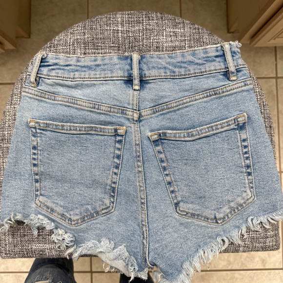 Shorts - Picture 3 of 3